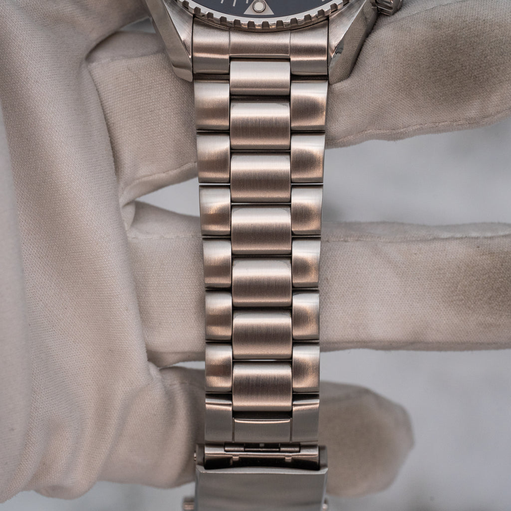 Omega Seamaster Planet Ocean 215.30.44.21.01.001 Black Dial B+P