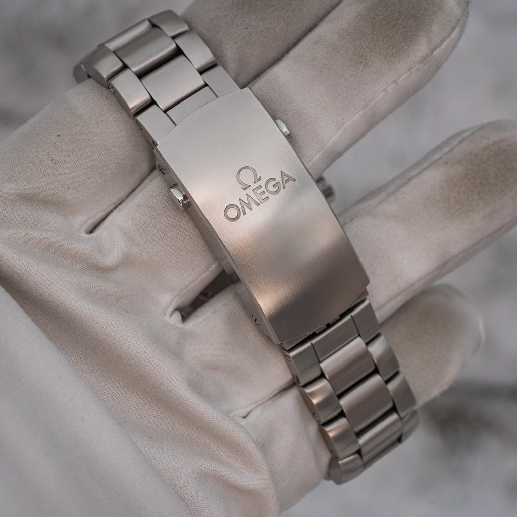 Omega Seamaster Planet Ocean 215.30.44.21.01.001 Black Dial B+P