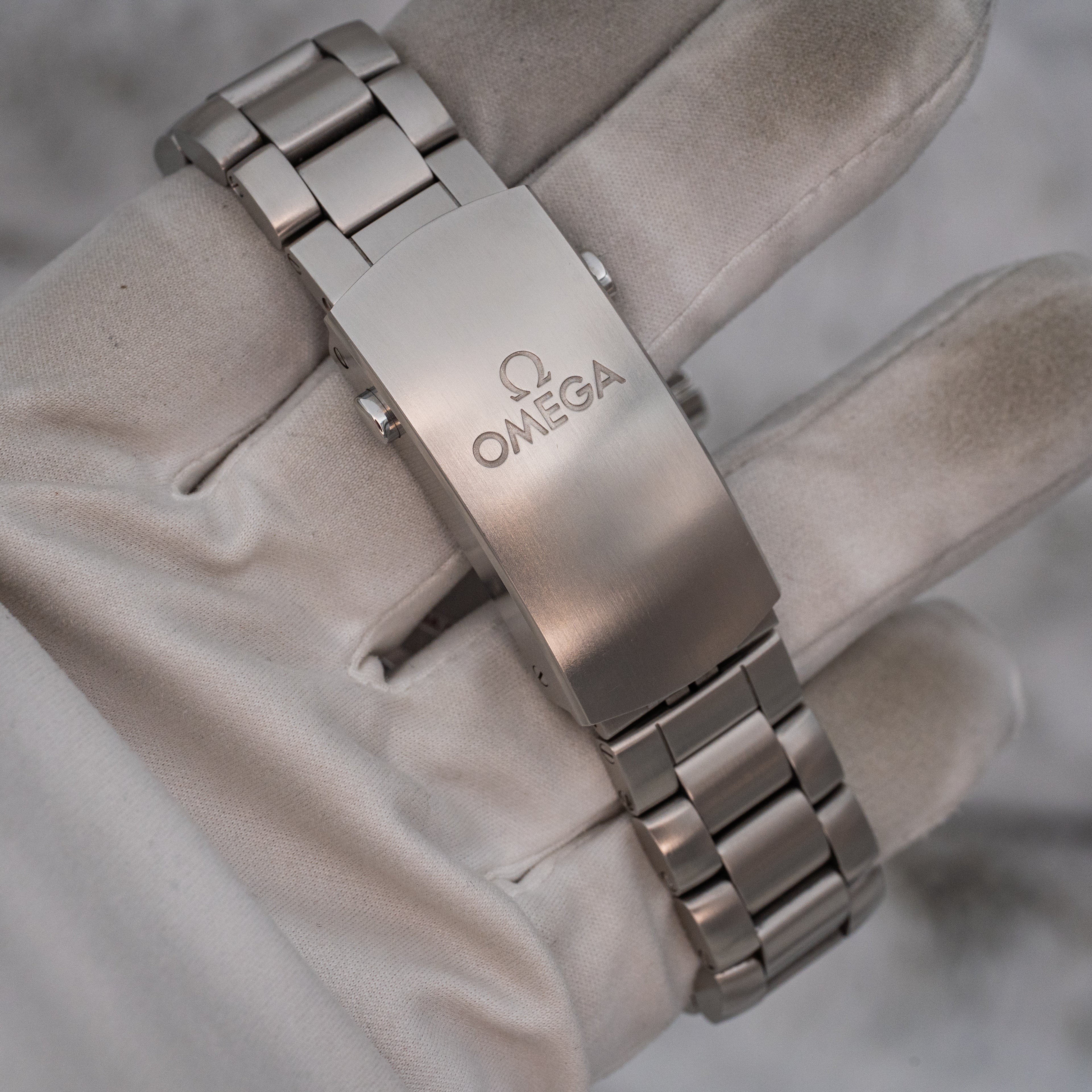 Omega Seamaster Planet Ocean 215.30.44.21.01.001 Black Dial B+P