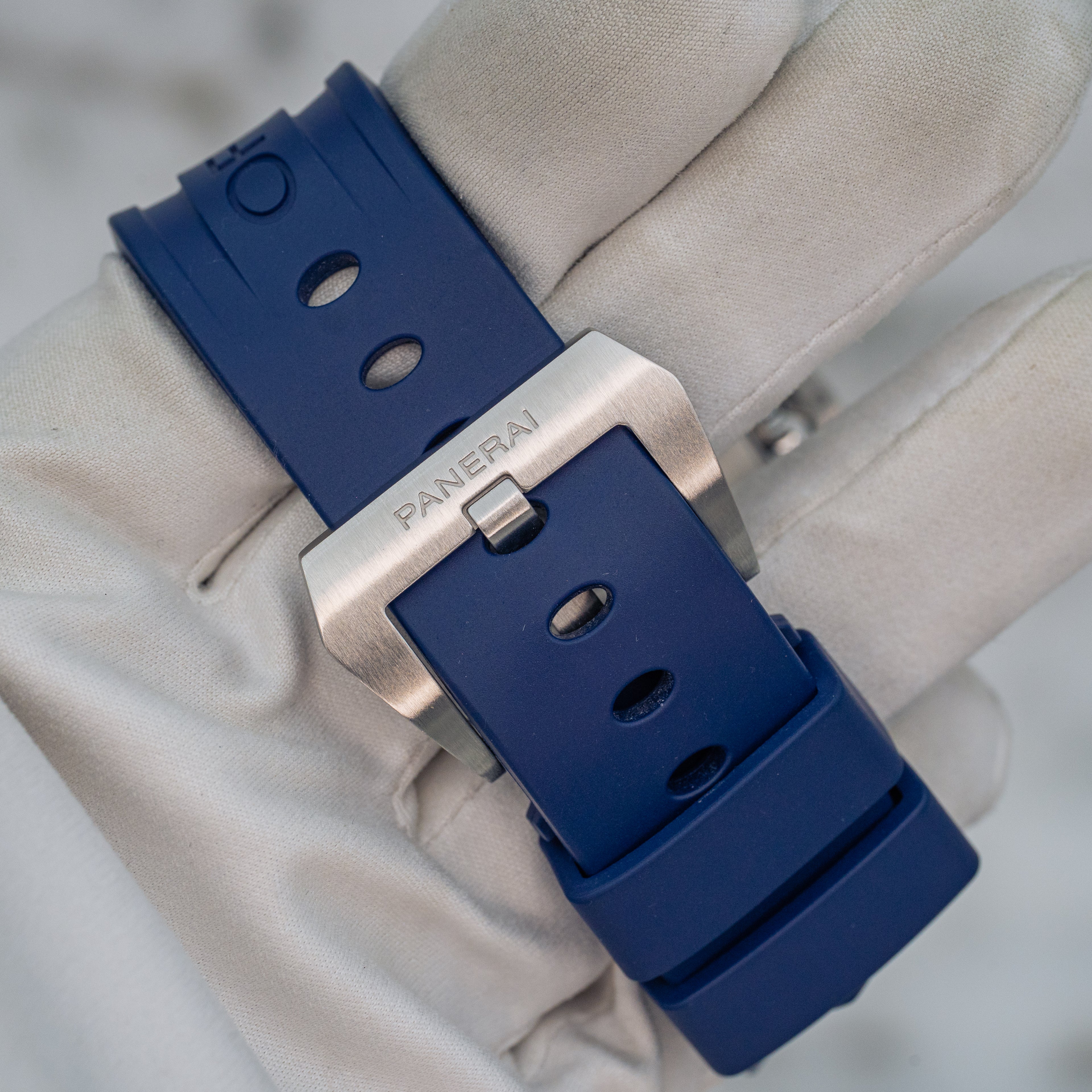 2021 Panerai Luminor Marina PAM01313 Blue Dial on Blue Strap Steel 44mm B+P