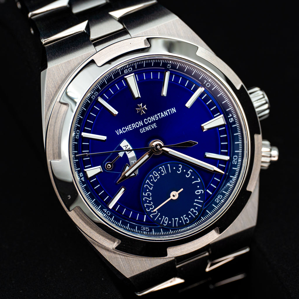 2023 Vacheron Constantin Overseas Dual Time 7900V/110A-B334 Sunburst Blue Dial Stainless Steel B+P
