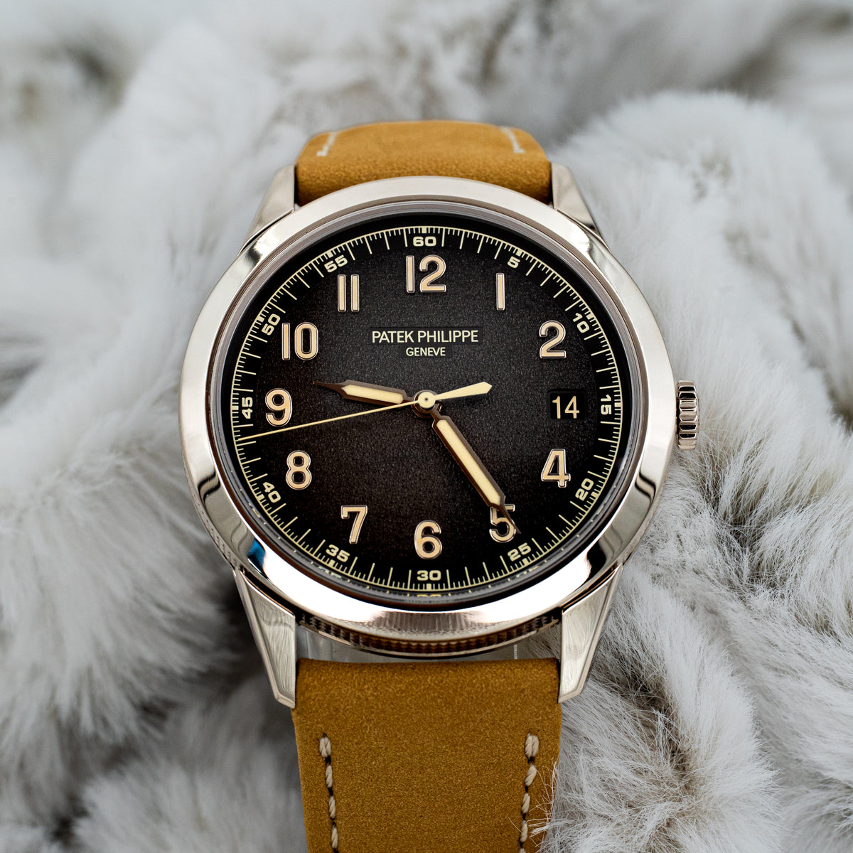 2024 Patek Philippe Calatrava 5226G-001 White Gold Unworn Nubuck Leather Strap B+P
