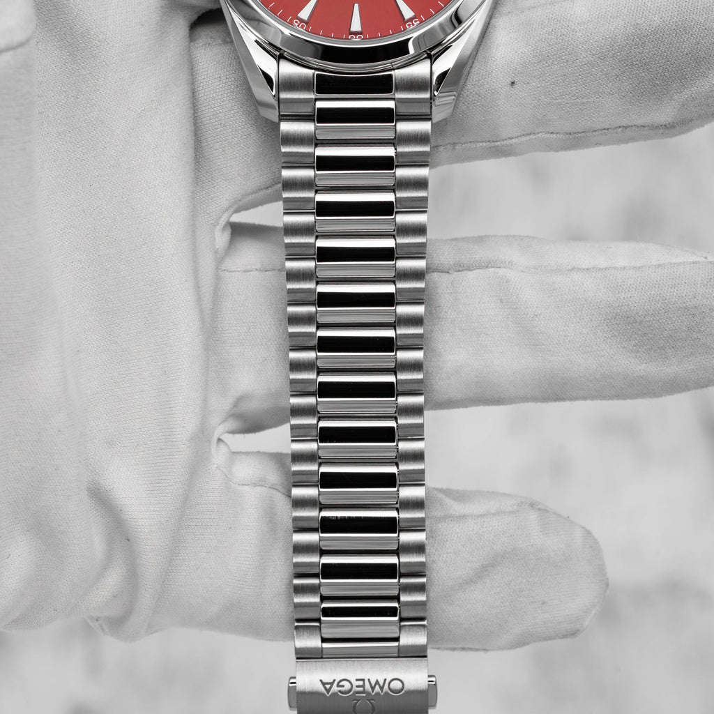 2024 Omega Seamaster Aqua Terra 38 Red Dial on Bracelet 220.10.38.20.13.003 B+P