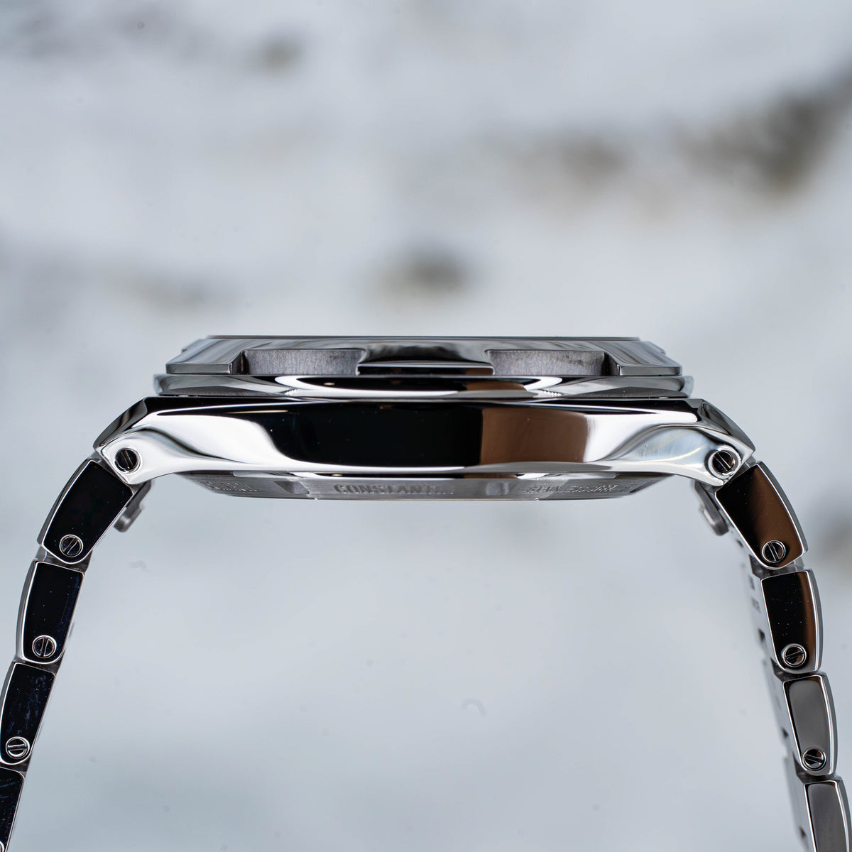 2024 Vacheron Constantin Overseas Dual Time 7920V Sunburst Blue Dial Steel
