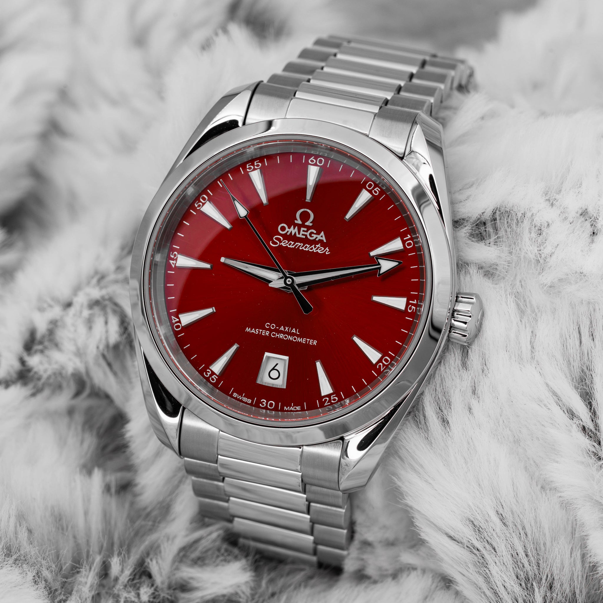 2024 Omega Seamaster Aqua Terra 38 Red Dial on Bracelet 220.10.38.20.13.003 B+P