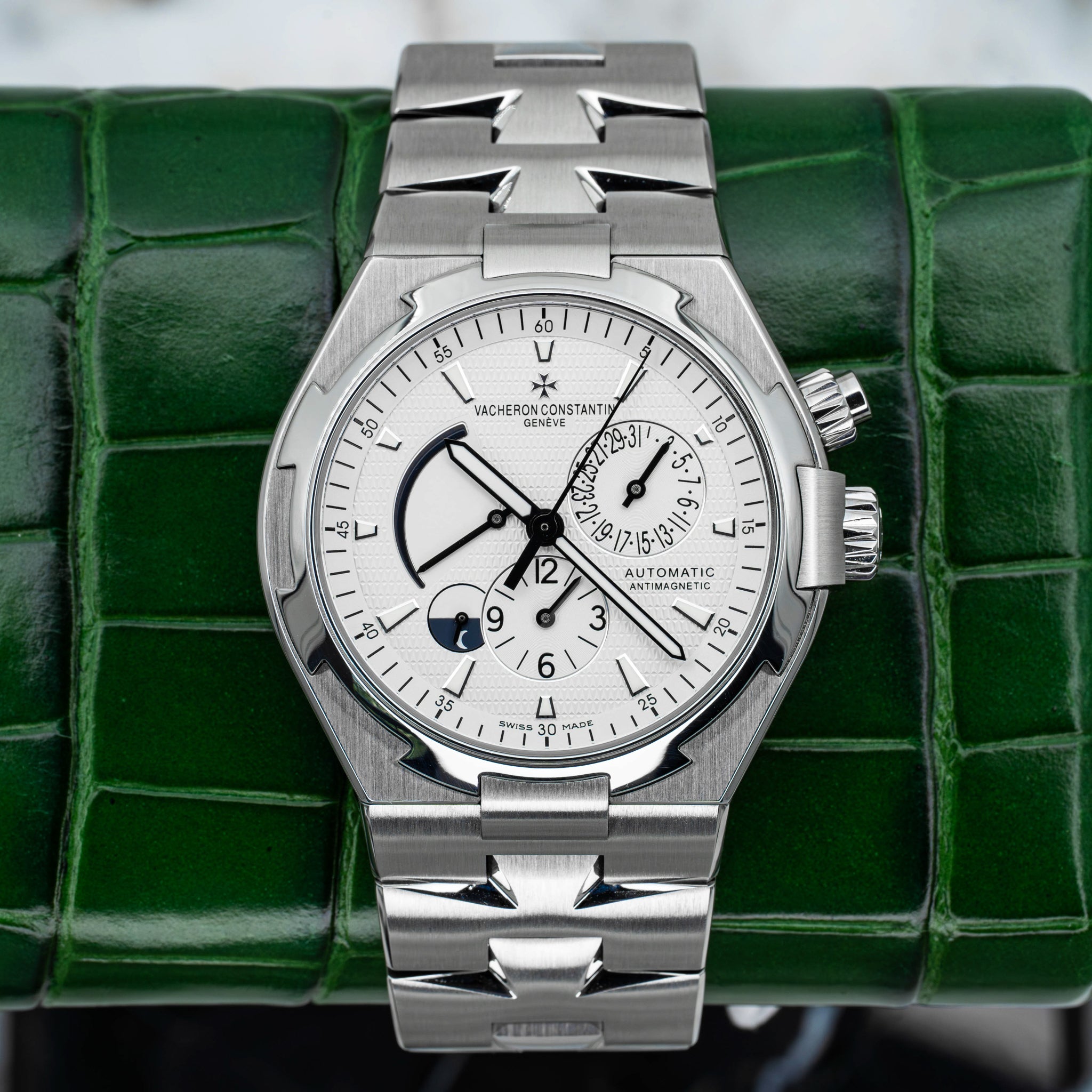 2016 Vacheron Constantin Overseas 47450 Dual Time White Dial on Bracelet B+P