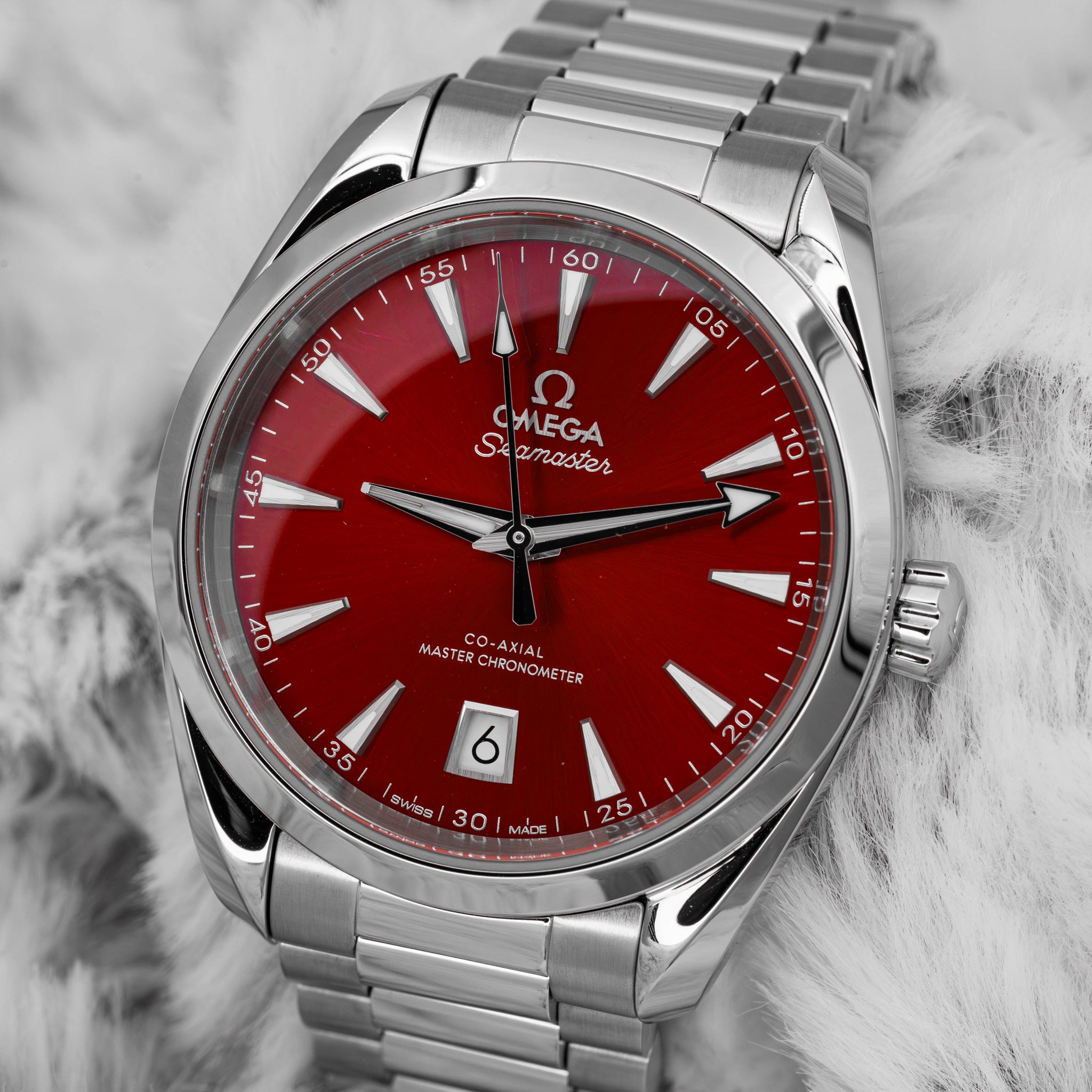 2024 Omega Seamaster Aqua Terra 38 Red Dial on Bracelet 220.10.38.20.13.003 B+P