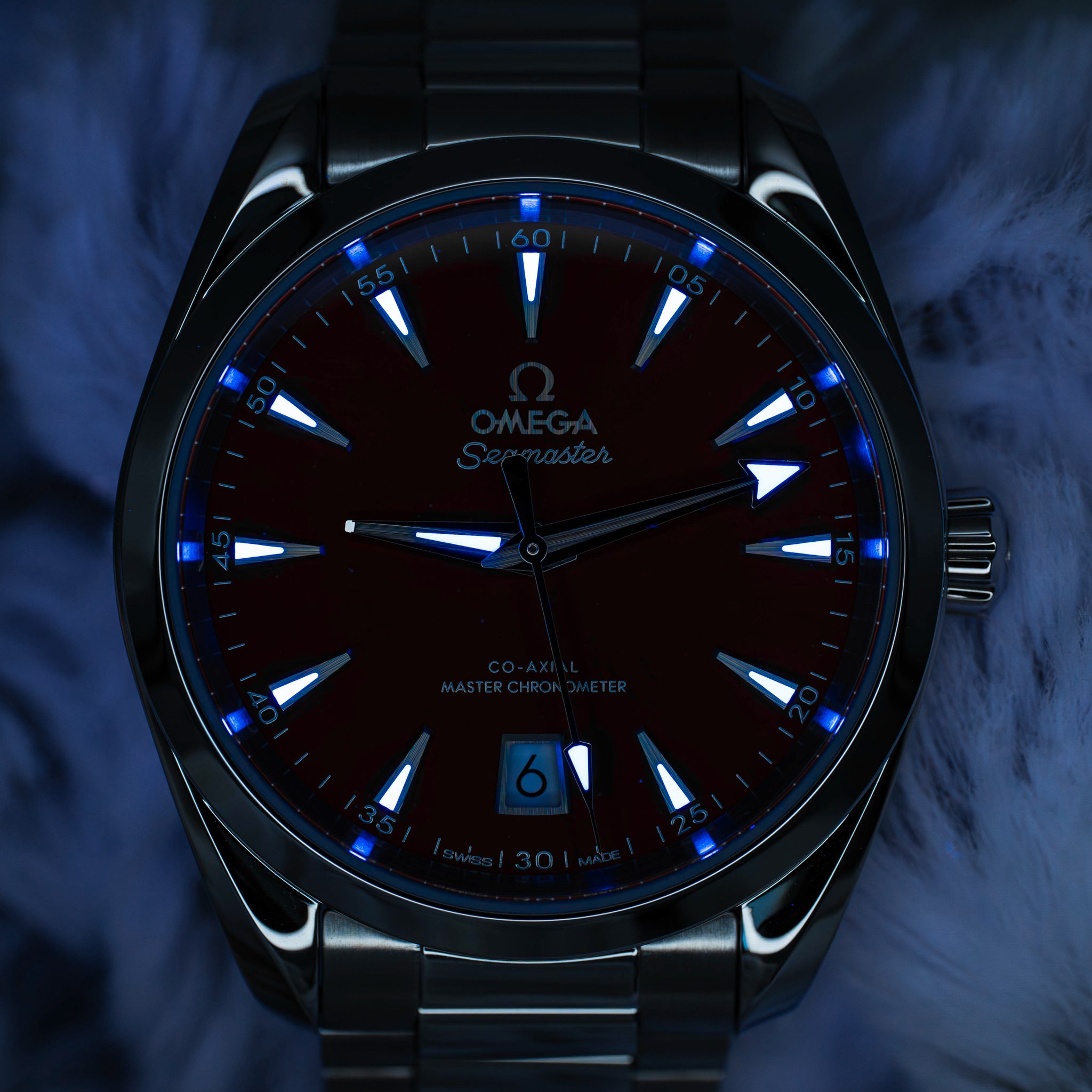 2024 Omega Seamaster Aqua Terra 38 Red Dial on Bracelet 220.10.38.20.13.003 B+P