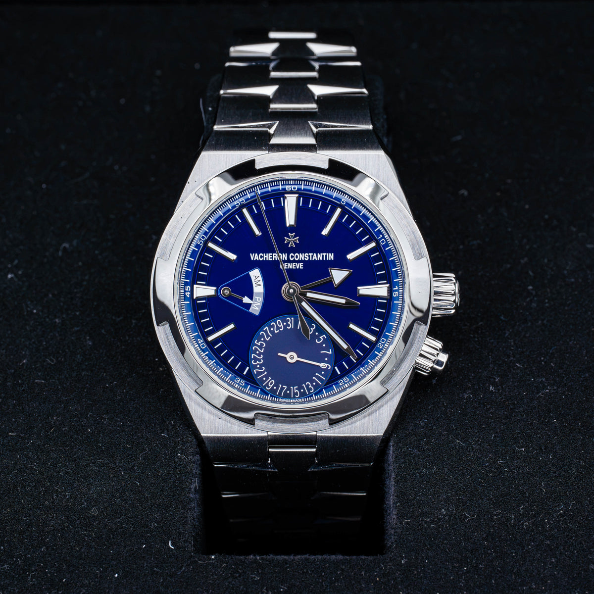 2024 Vacheron Constantin Overseas Dual Time 7920V Sunburst Blue Dial Steel