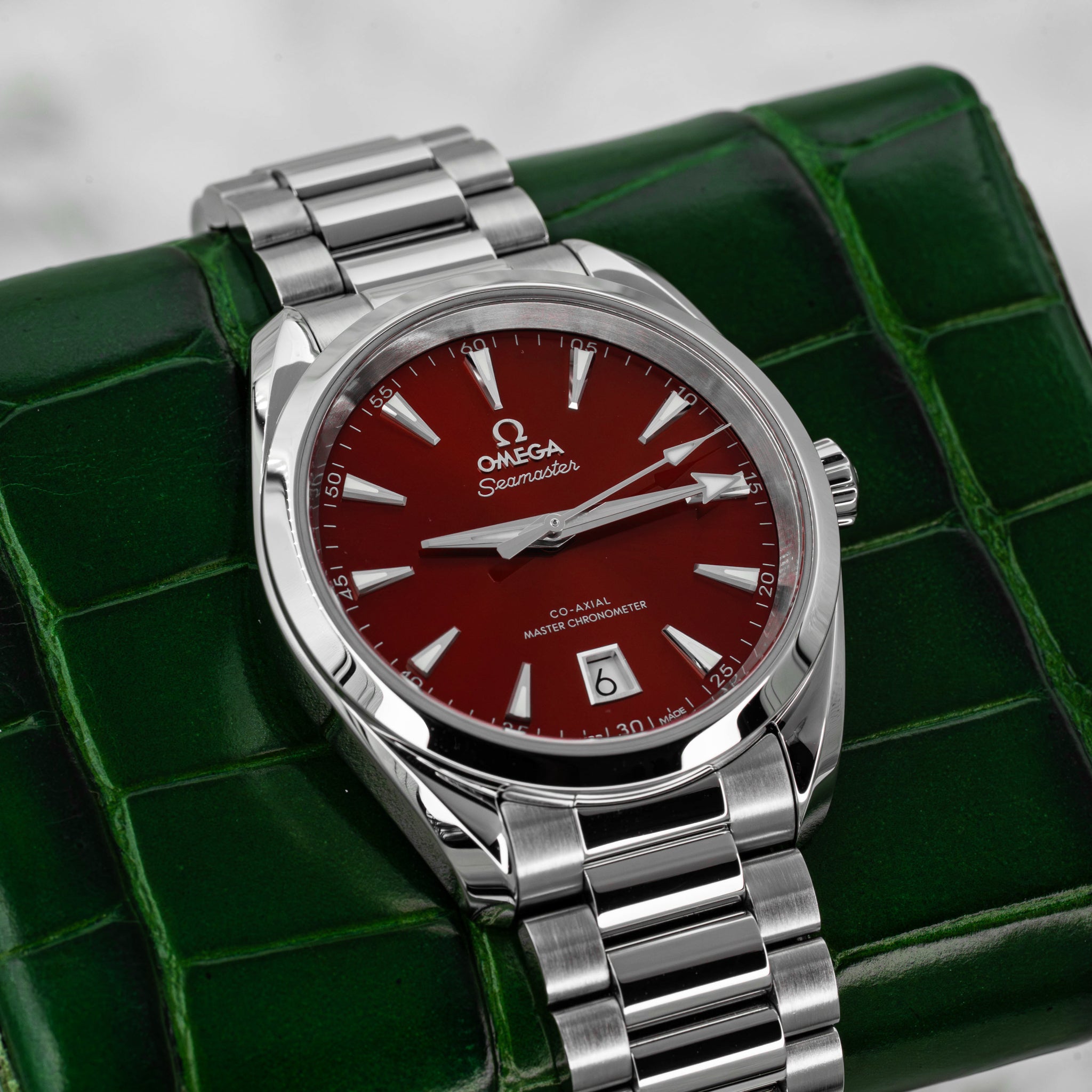 2024 Omega Seamaster Aqua Terra 38 Red Dial on Bracelet 220.10.38.20.13.003 B+P