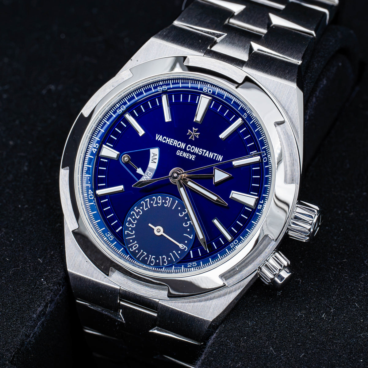 2024 Vacheron Constantin Overseas Dual Time 7920V Sunburst Blue Dial Steel