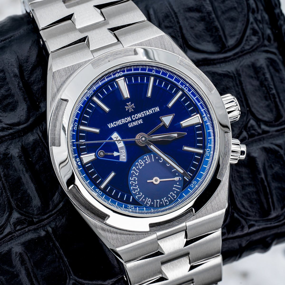 2024 Vacheron Constantin Overseas Dual Time 7920V Sunburst Blue Dial Steel