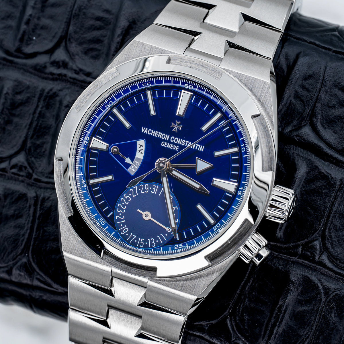 2024 Vacheron Constantin Overseas Dual Time 7920V Sunburst Blue Dial Steel