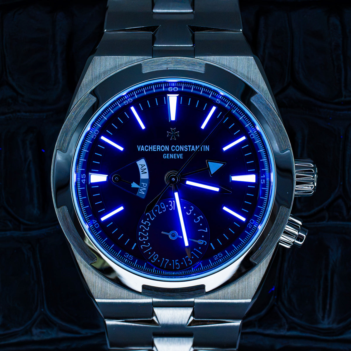 2024 Vacheron Constantin Overseas Dual Time 7920V Sunburst Blue Dial Steel