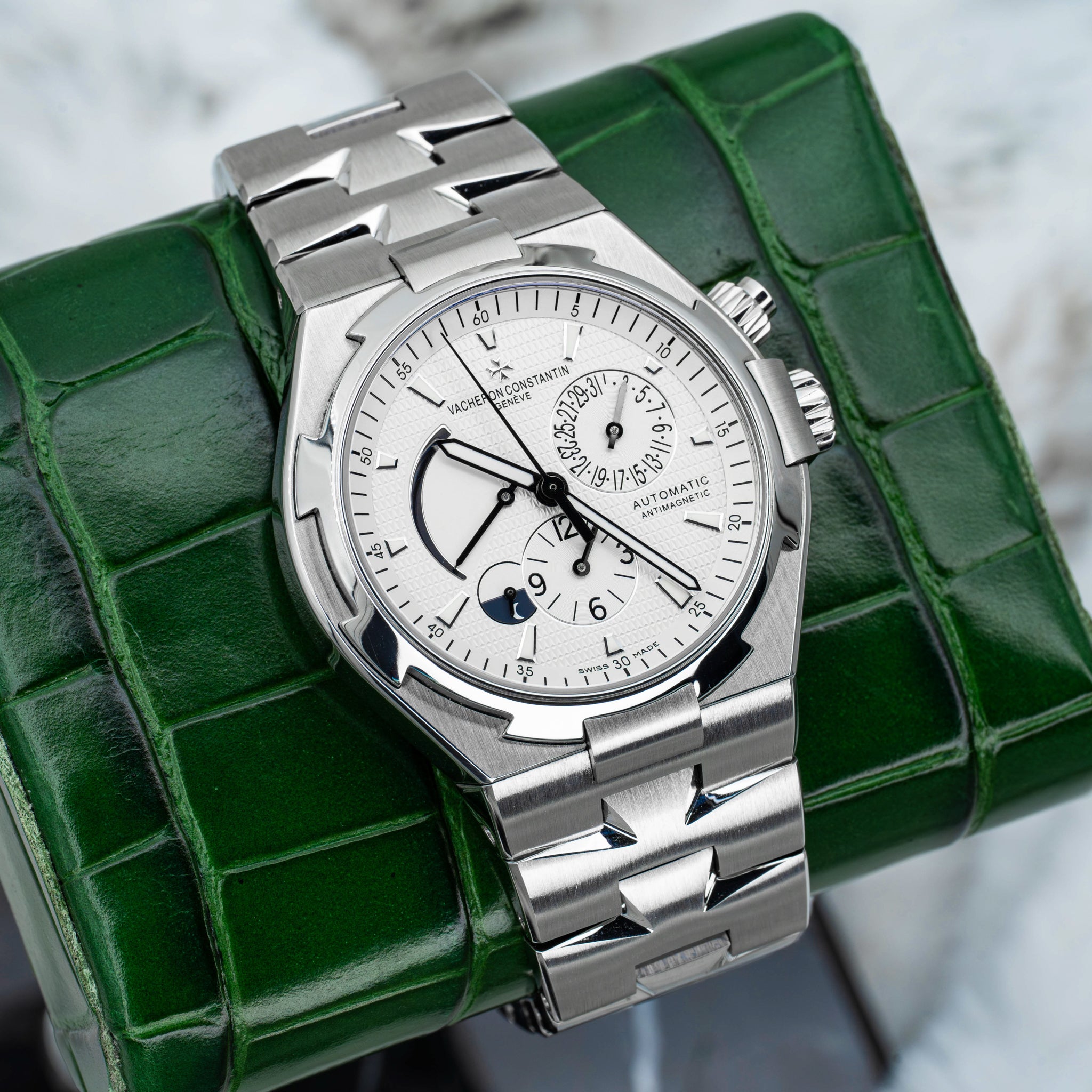 2016 Vacheron Constantin Overseas 47450 Dual Time White Dial on Bracelet B+P