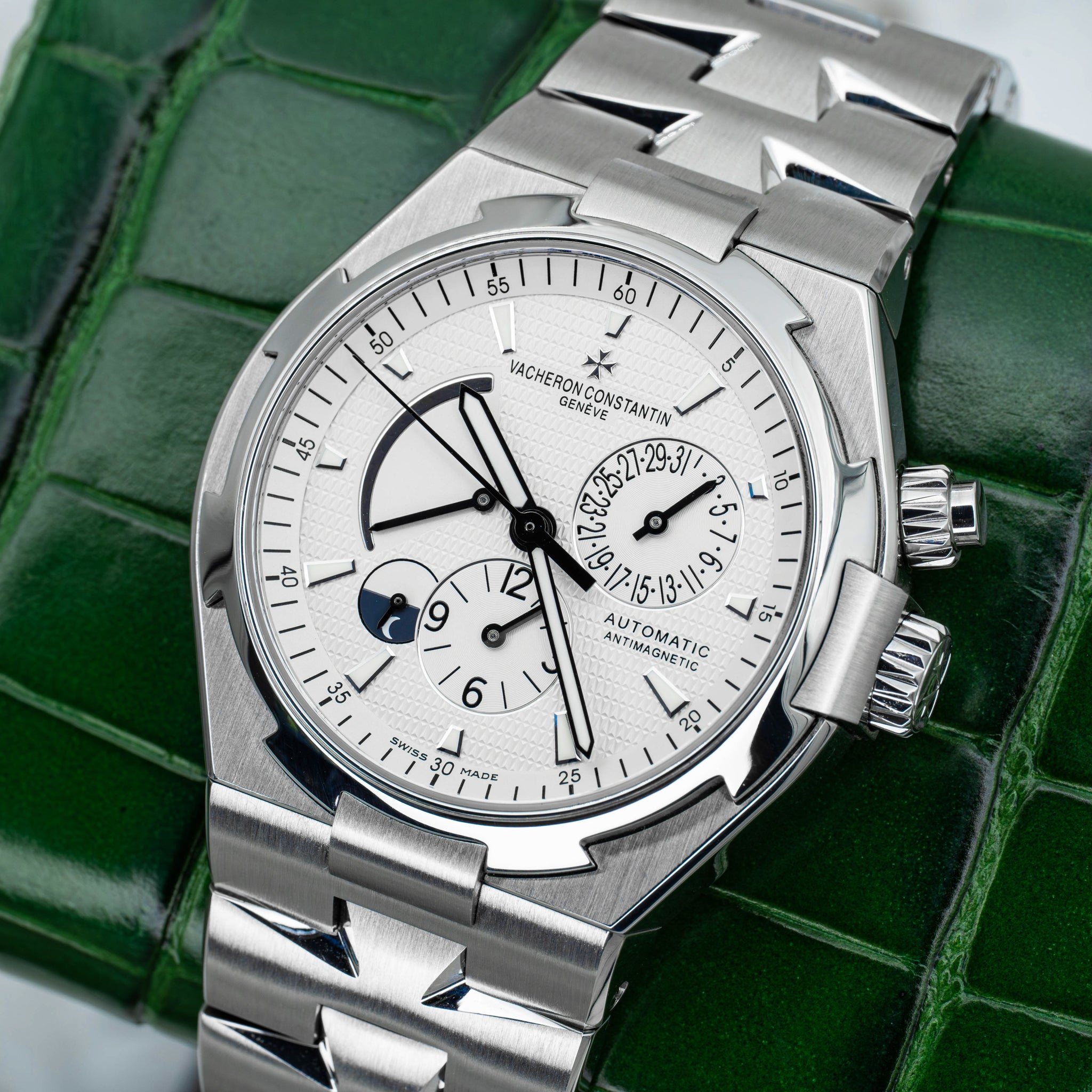 2016 Vacheron Constantin Overseas 47450 Dual Time White Dial on Bracelet B+P