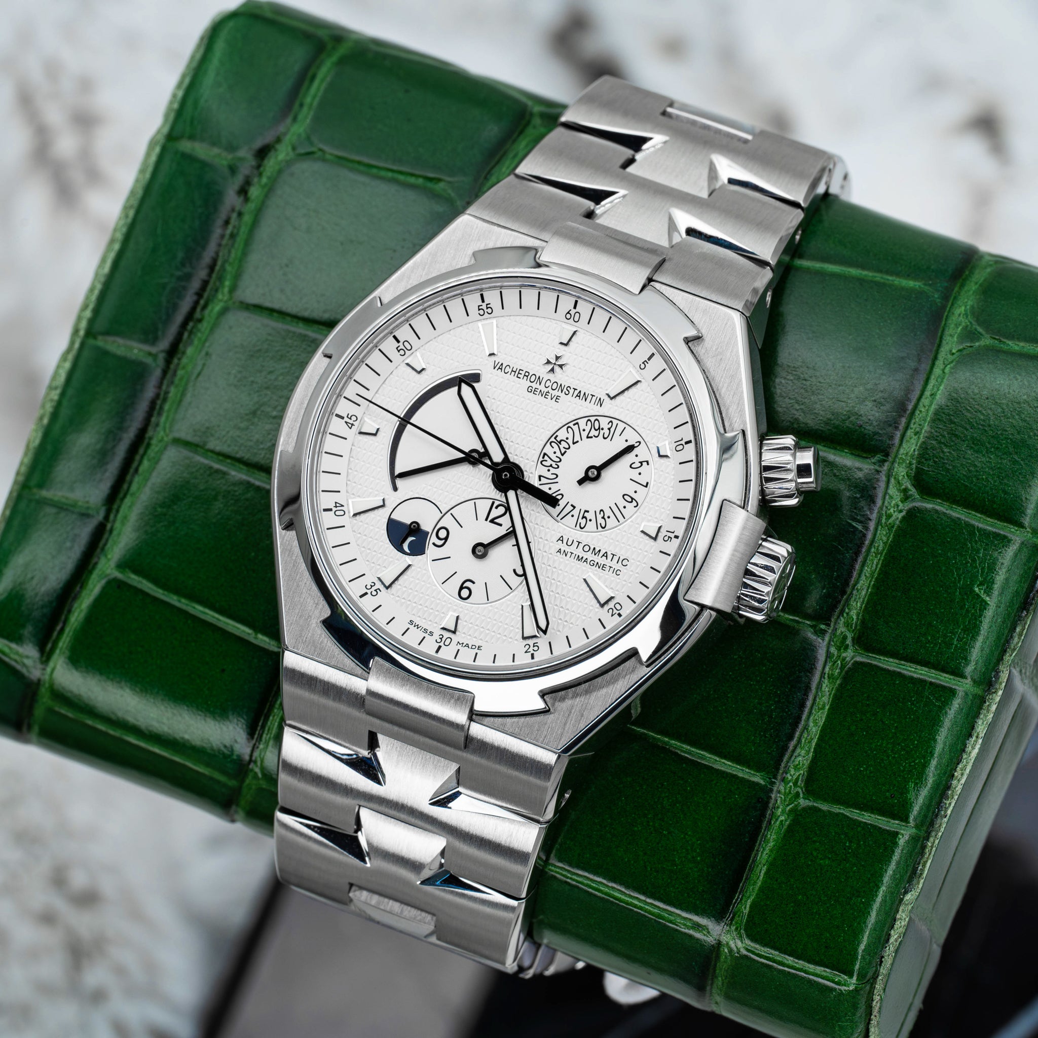 2016 Vacheron Constantin Overseas 47450 Dual Time White Dial on Bracelet B+P