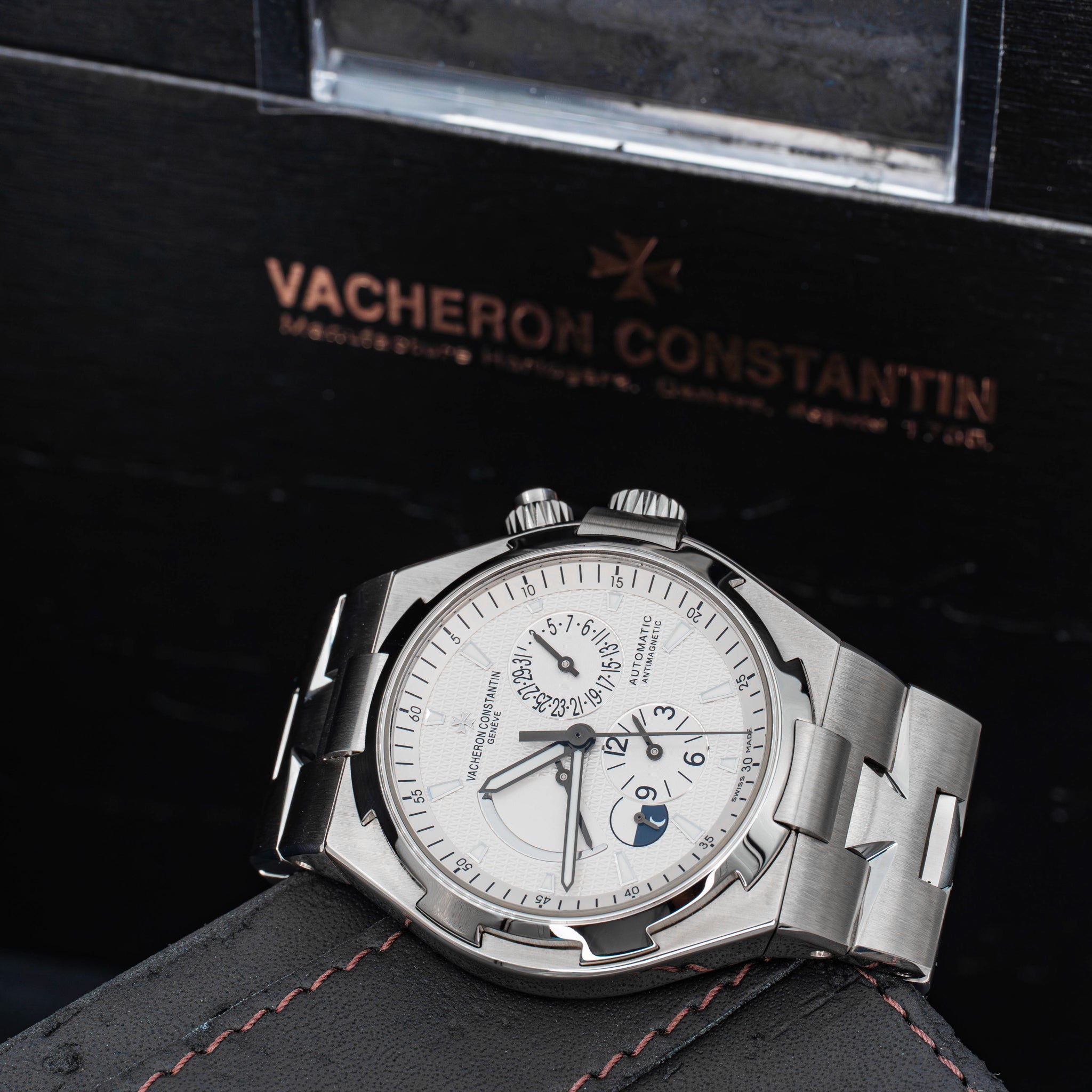 2016 Vacheron Constantin Overseas 47450 Dual Time White Dial on Bracelet B+P